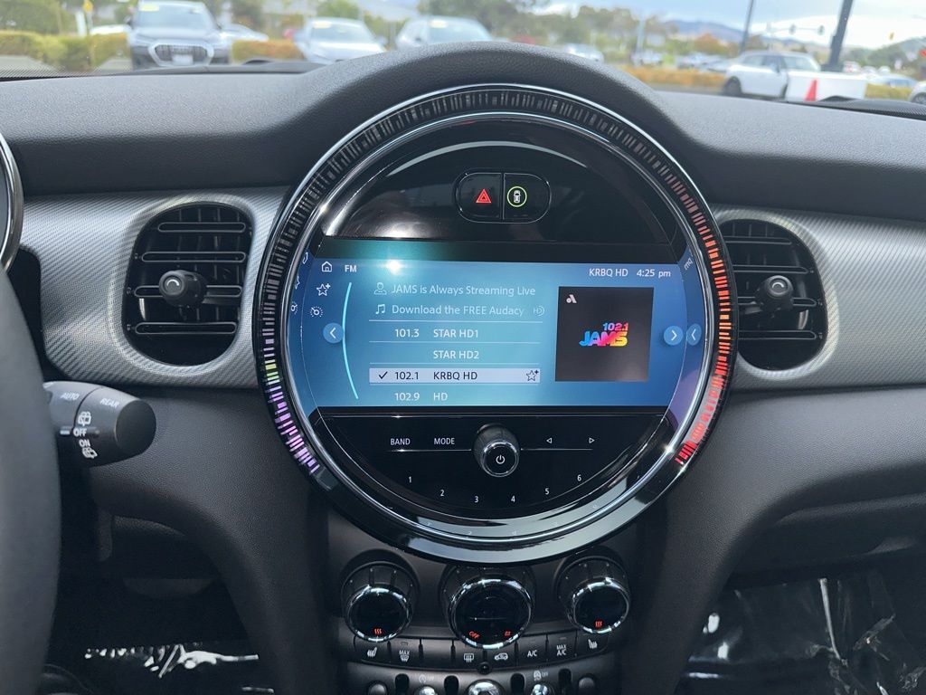 2023 Mini Cooper Signature photo 12