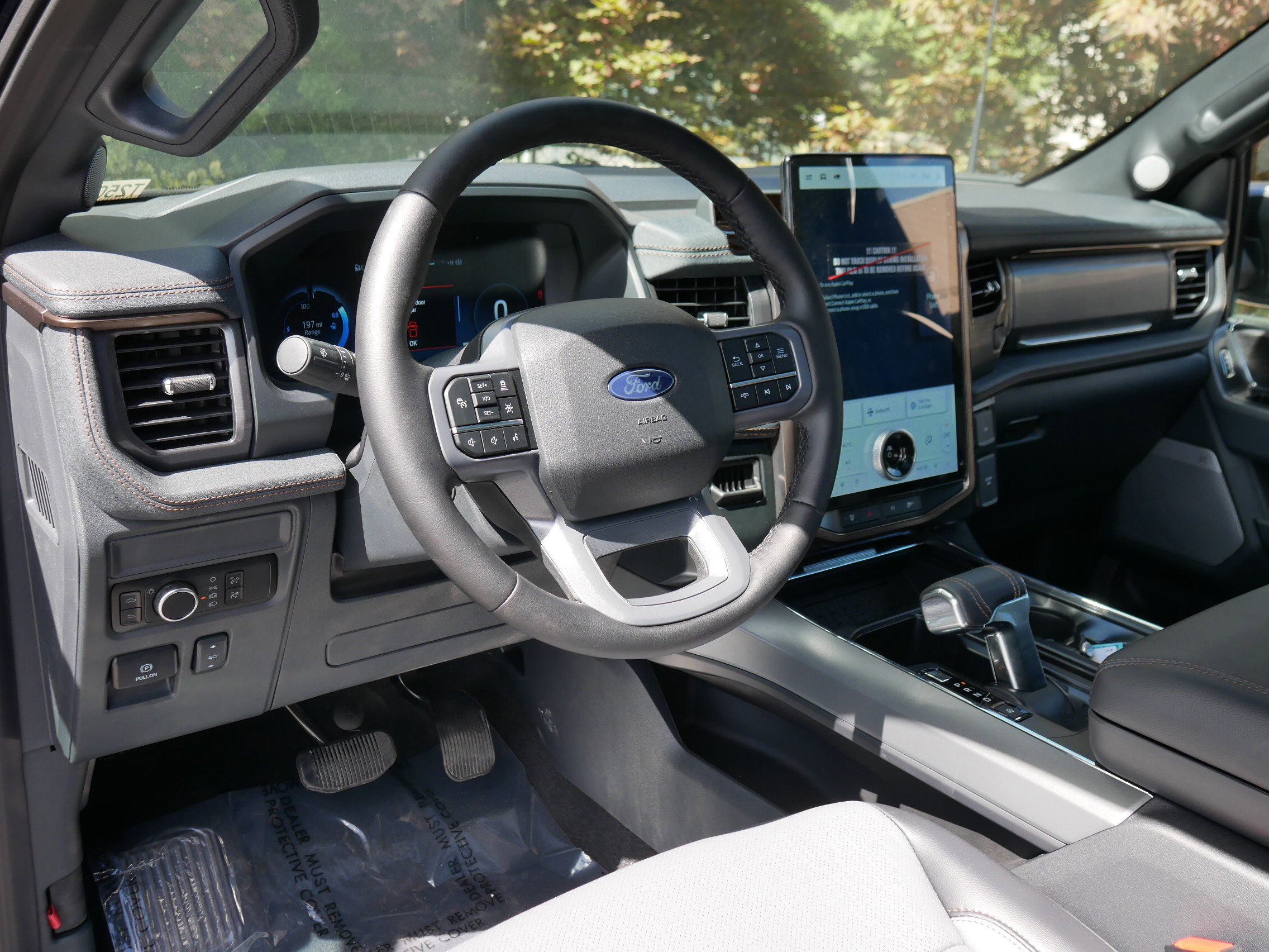 2025 Ford F-150 Lightning Lariat photo 3