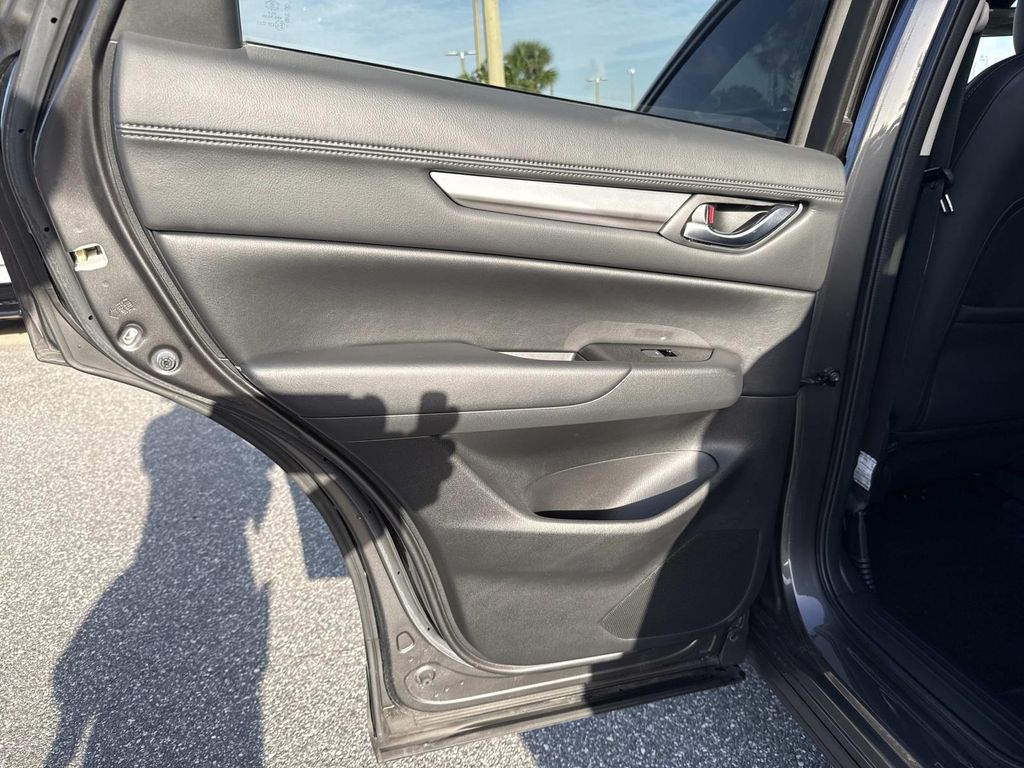 2022 Mazda CX-5 2.5 Select photo 10