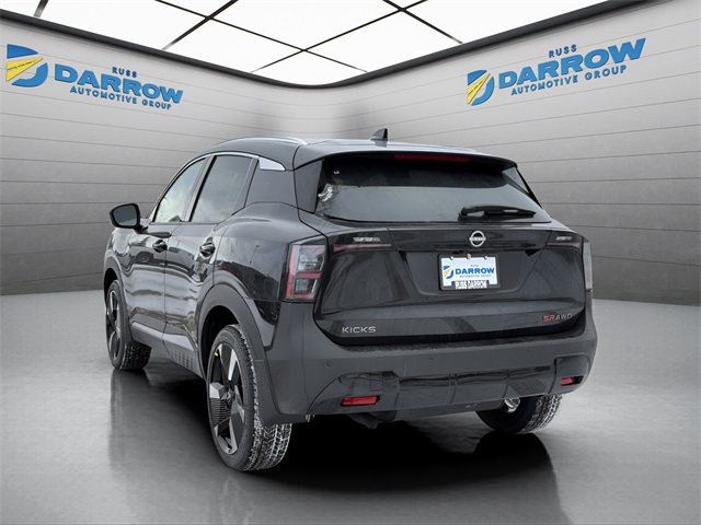 2025 Nissan Kicks SR photo 2