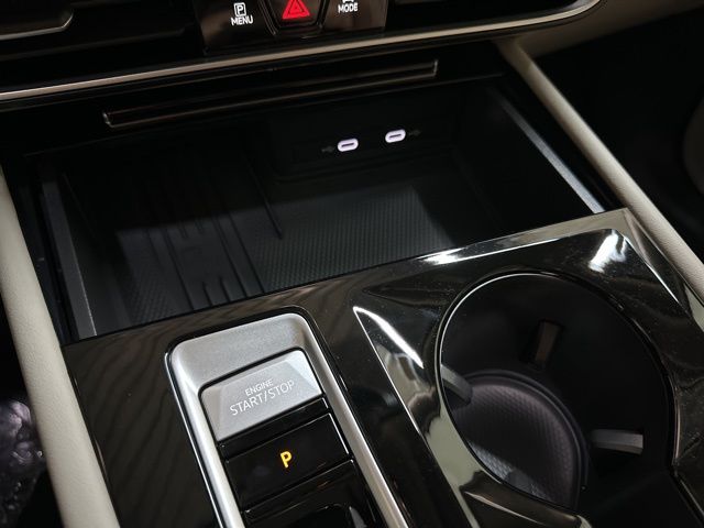 2025 Volkswagen Atlas SEL Premium R-Line photo 18