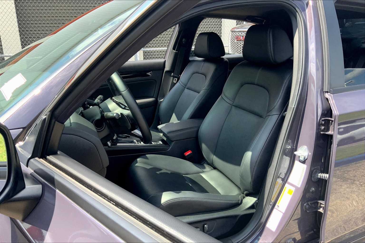 2024 Honda Civic Hatchback Sport Touring photo 7