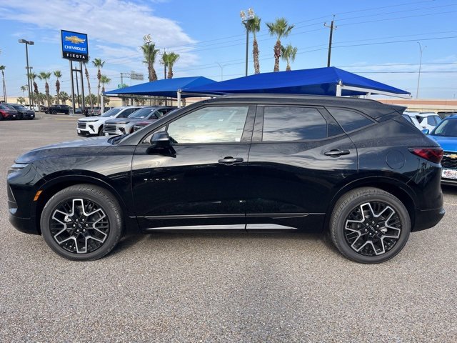 2025 Chevrolet Blazer RS photo 2