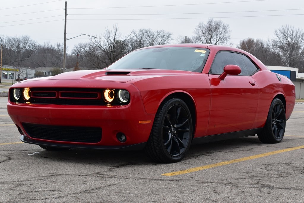 2017 Dodge Challenger SXT Plus's photo