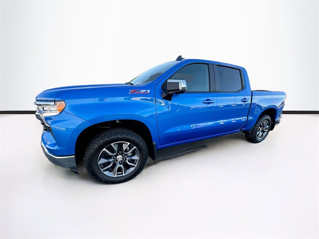 2025 Chevrolet Silverado 1500 LT photo 3
