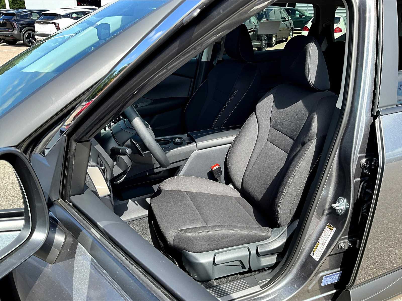2026 Nissan Rogue S photo 10