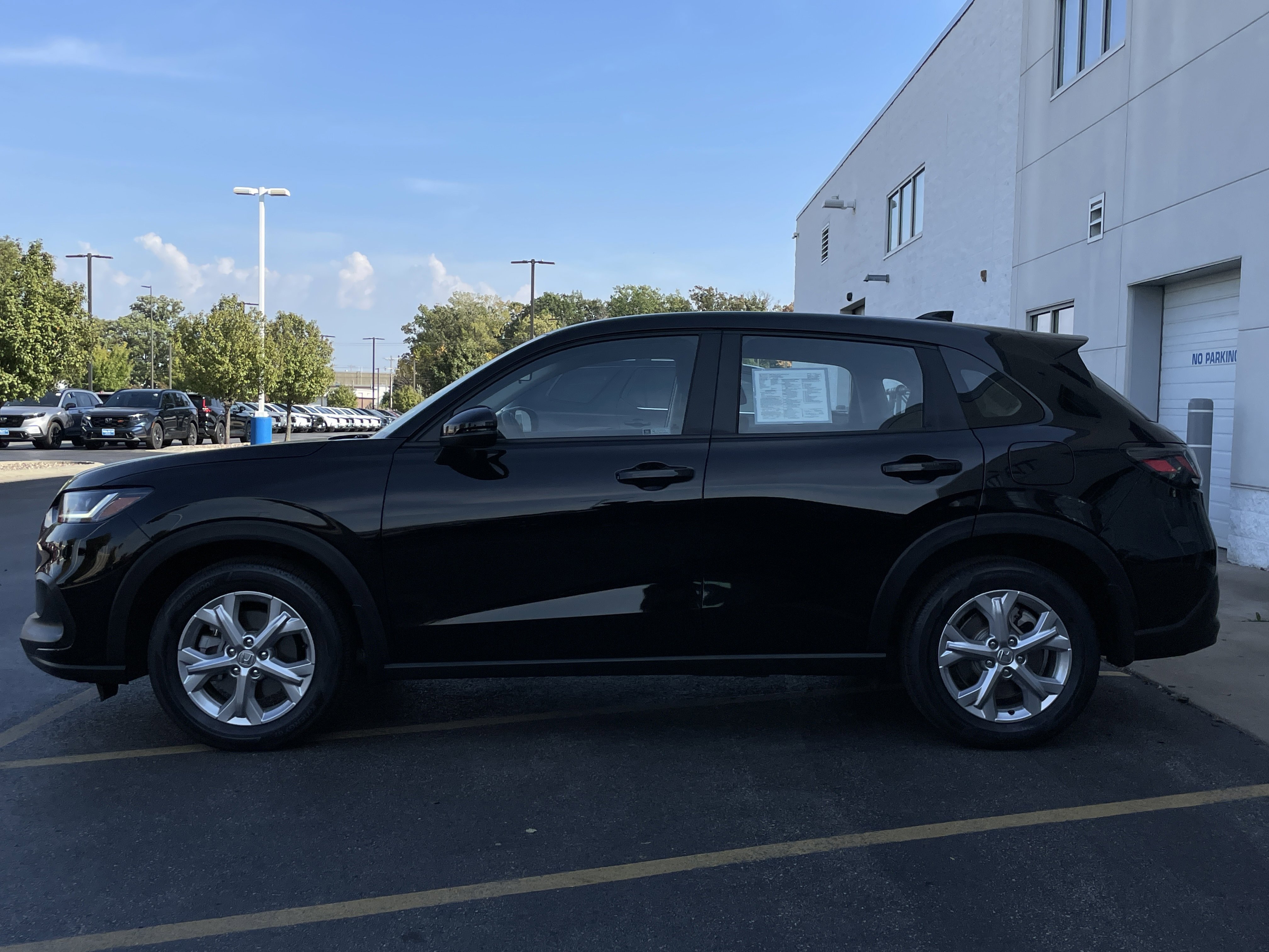 2023 Honda HR-V LX photo 2