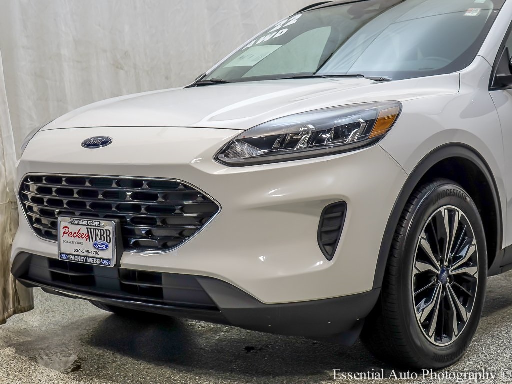 2022 Ford Escape SE photo 3