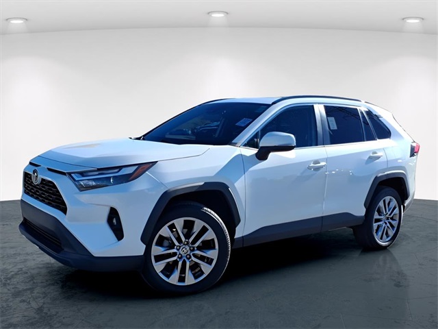 2022 Toyota RAV4 XLE Premium's photo