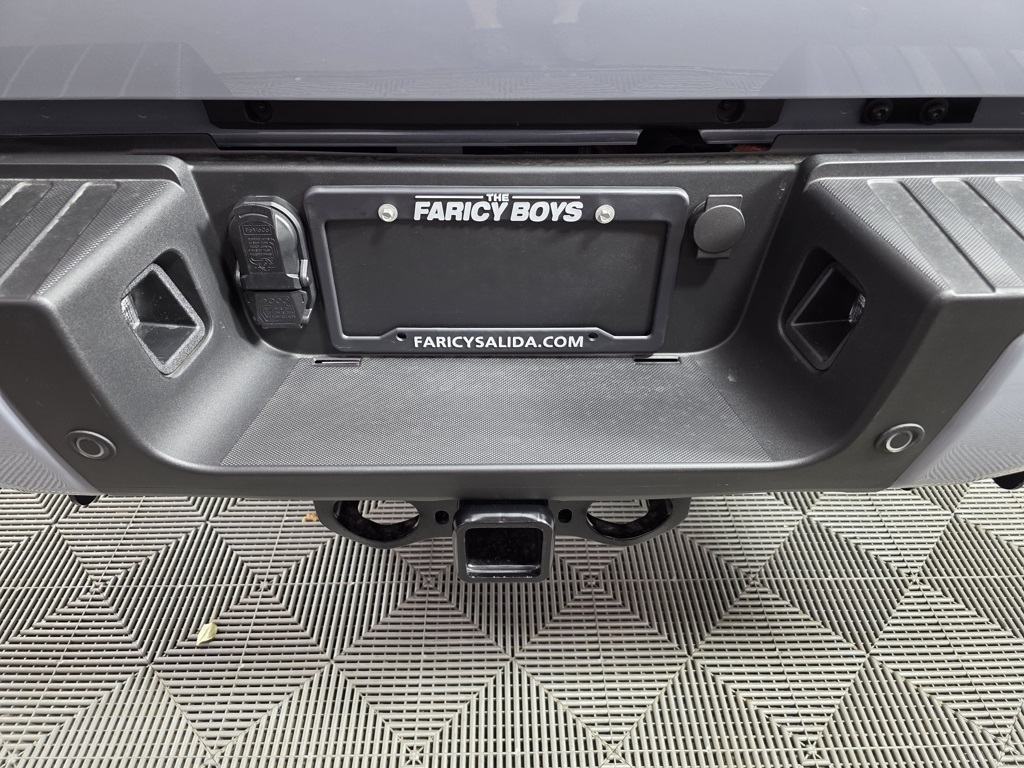 2025 Ford F-350 Lariat photo 8