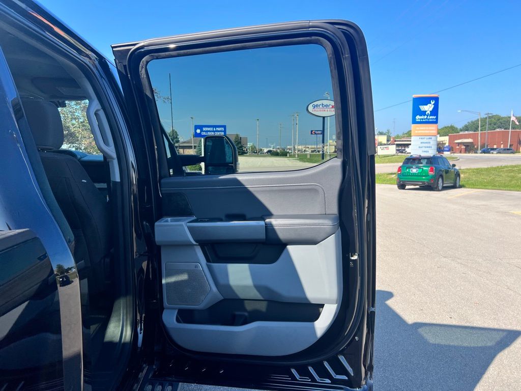 2025 Ford F-350 XLT photo 29
