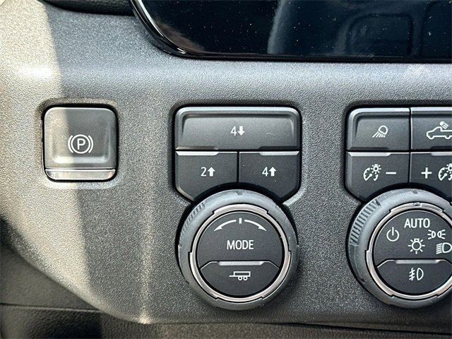 2025 Chevrolet Silverado 2500HD LT photo 28