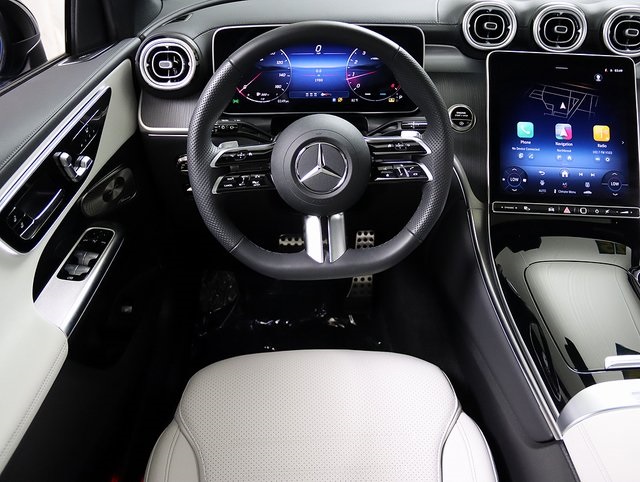 2025 Mercedes Benz GLC 300 4MATIC photo 3