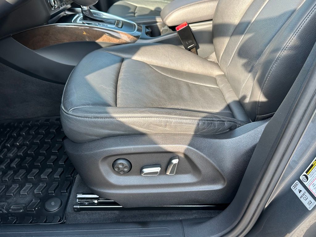 2013 Audi Q5 2.0T Premium Plus photo 18