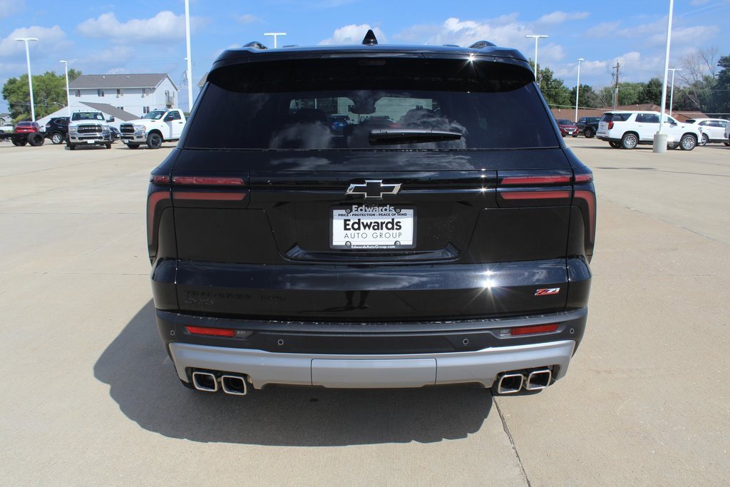 2026 Chevrolet Traverse Z71 photo 3