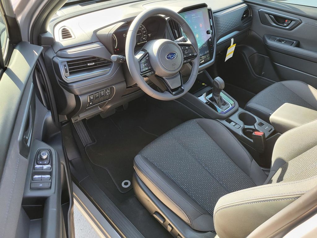 2025 Subaru Forester Premium photo 3