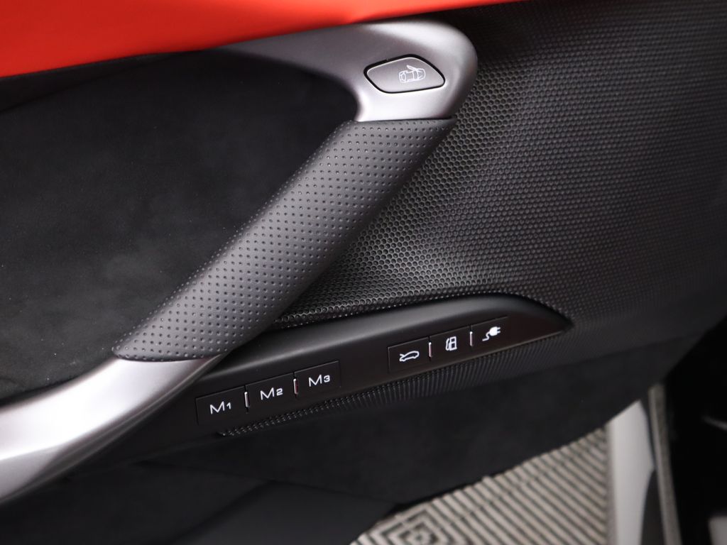 2025 Ferrari 296 GTB photo 17