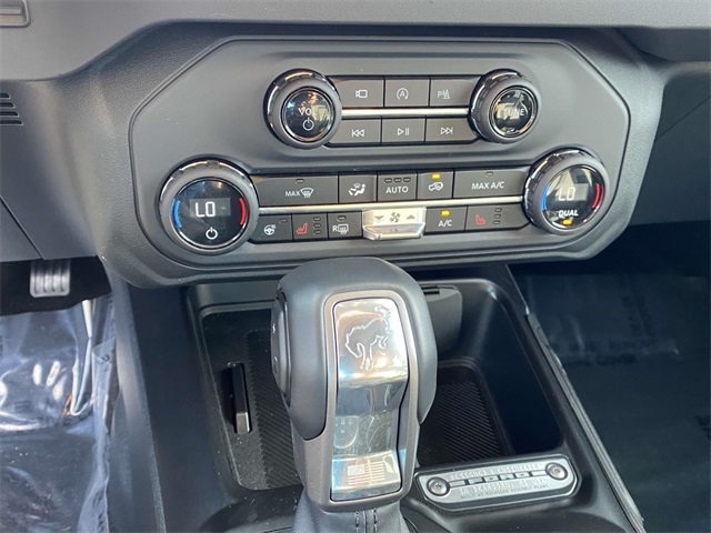 2025 Ford Bronco Outer Banks photo 15