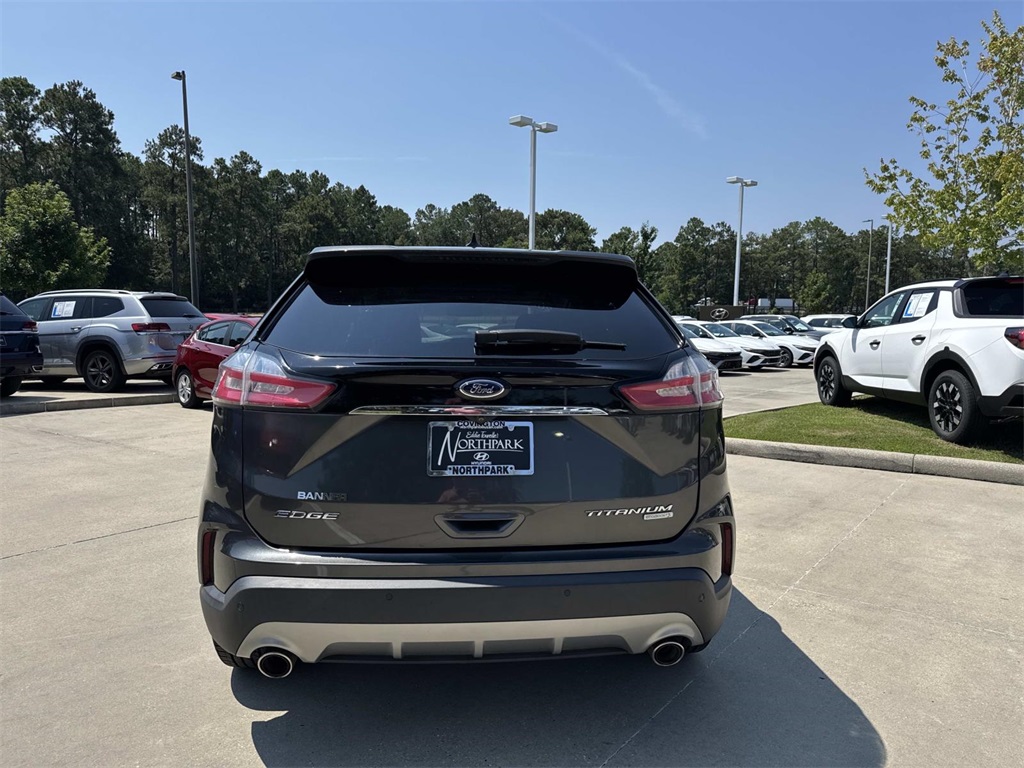 2020 Ford Edge Titanium photo 4