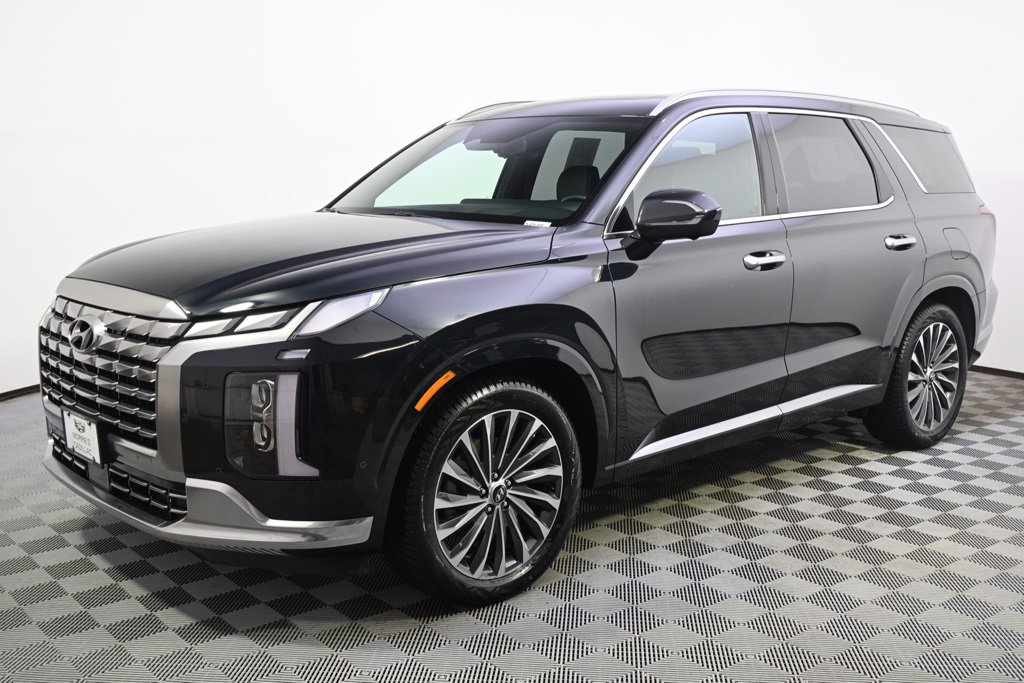 Used 2023 Hyundai Palisade Calligraphy with VIN KM8R7DGE9PU571495 for sale in Minneapolis, Minnesota