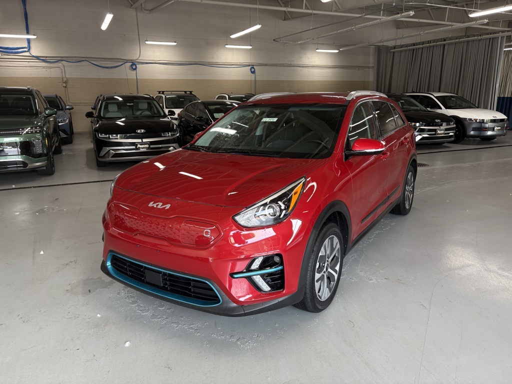 Used 2022 Kia Niro EX with VIN KNDCC3LG2N5146053 for sale in Glendale, WI