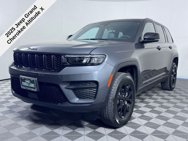 2025 Jeep Grand Cherokee Altitude photo 4