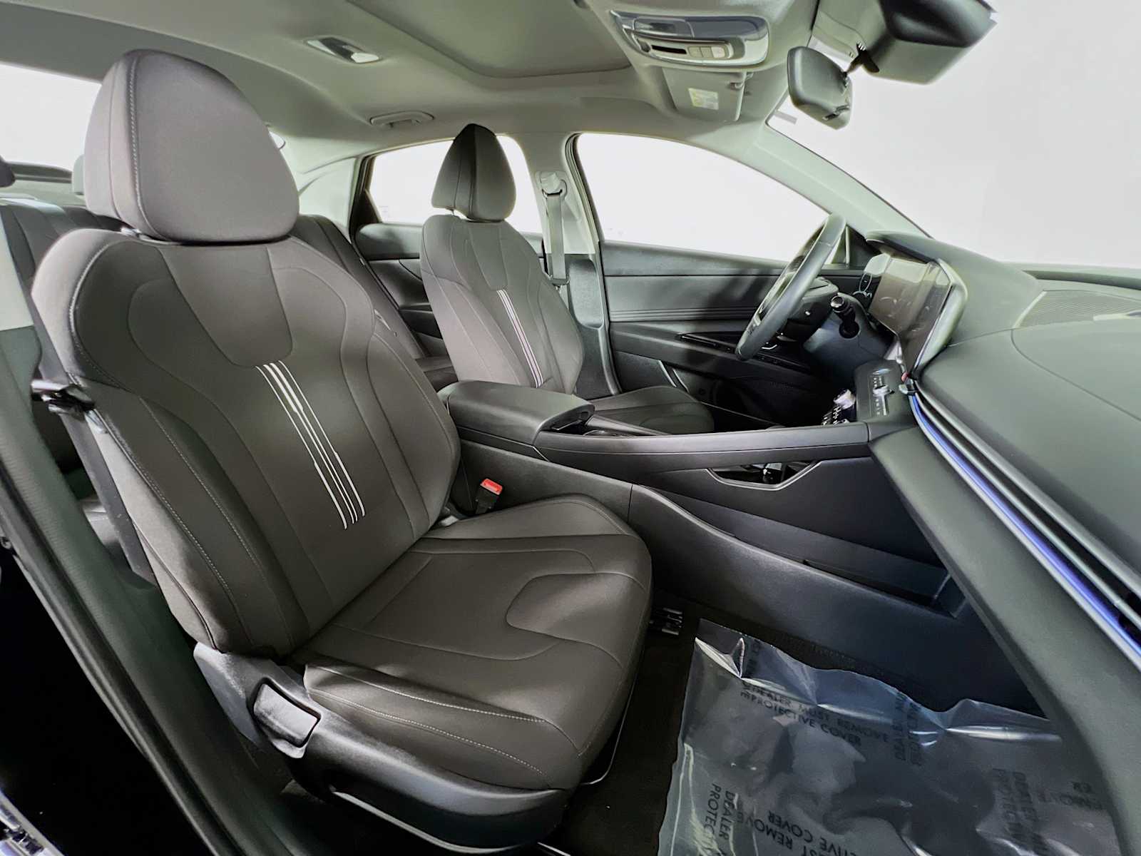 2024 Hyundai Elantra SEL Convenience photo 28