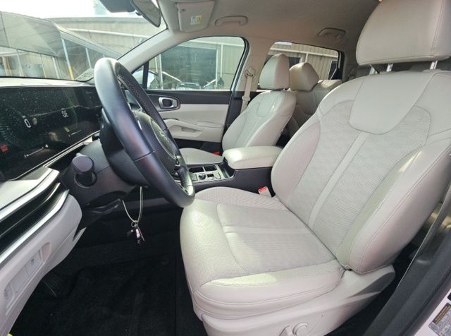 2024 Kia Sorento S photo 29