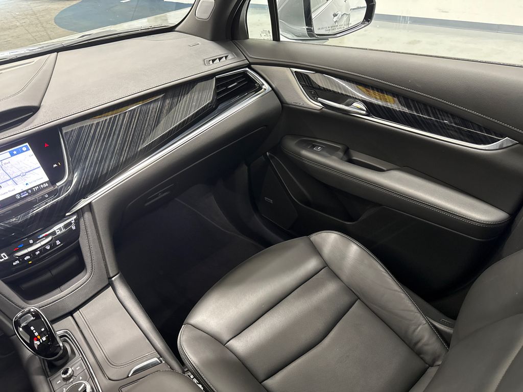 2025 Cadillac XT6 Premium Luxury photo 28