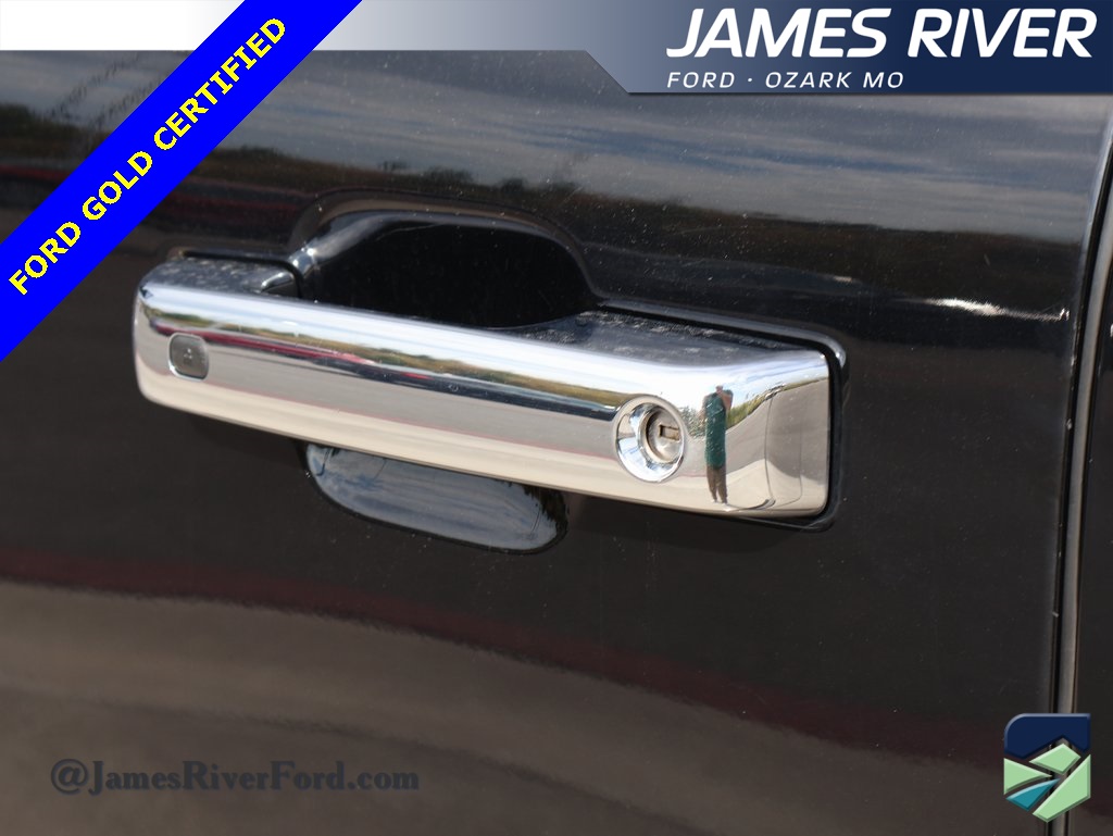 2023 Ford F-150 Lariat photo 17