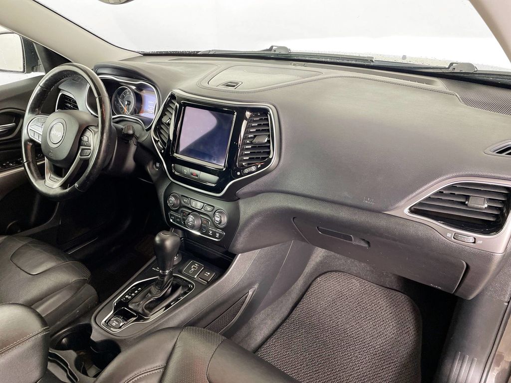 2020 Jeep Cherokee Limited photo 27