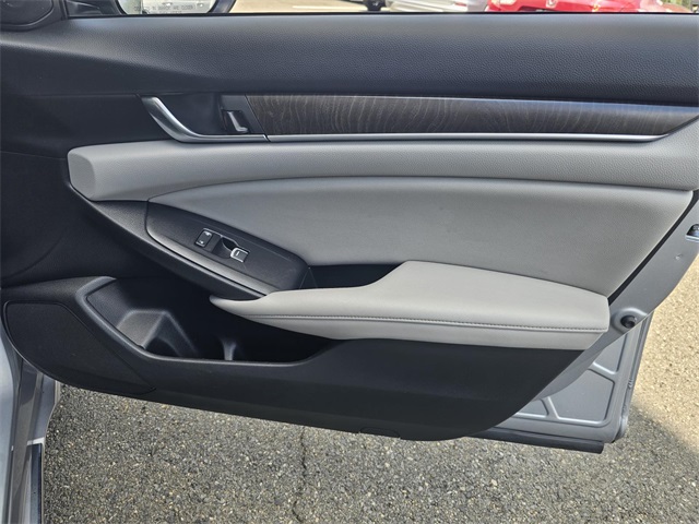 2019 Honda Accord EX photo 11