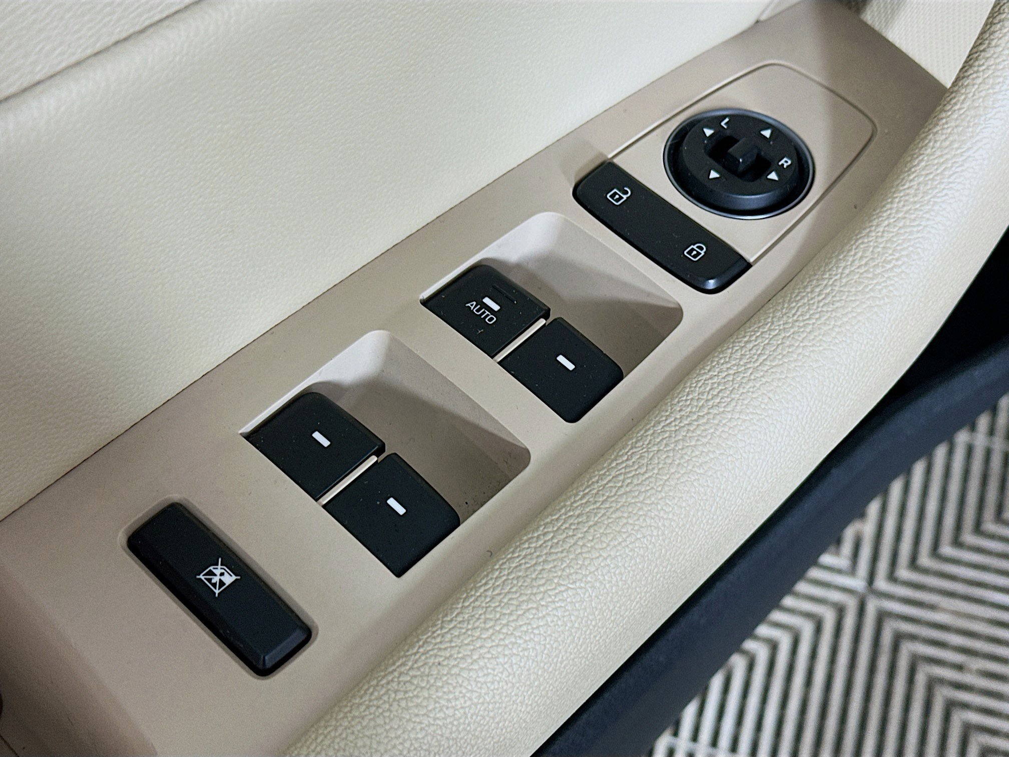 2015 Hyundai Sonata SE photo 16