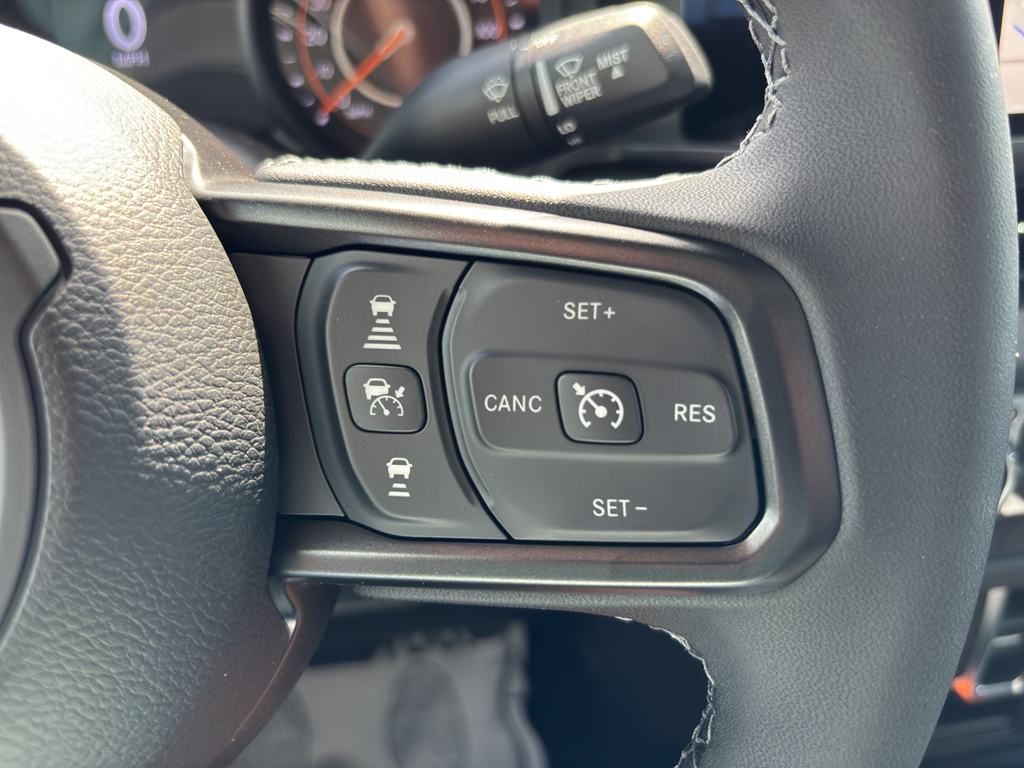 2025 Jeep Gladiator Sport photo 32