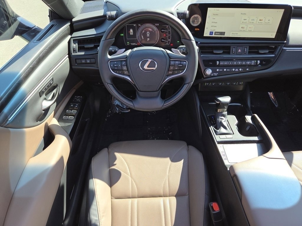 2023 Lexus ES 300h Ultra Luxury photo 4