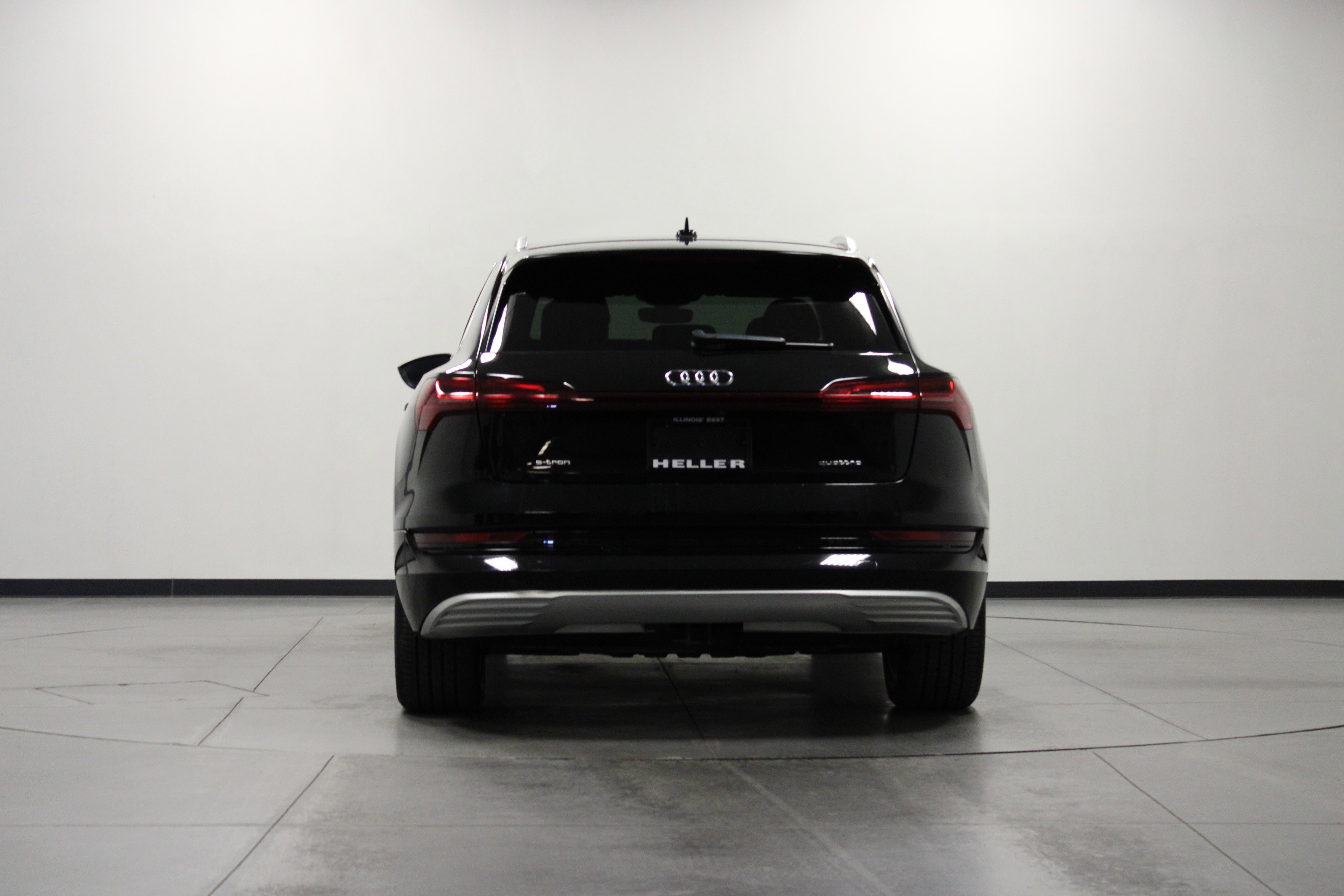 2021 Audi e-tron Premium photo 4