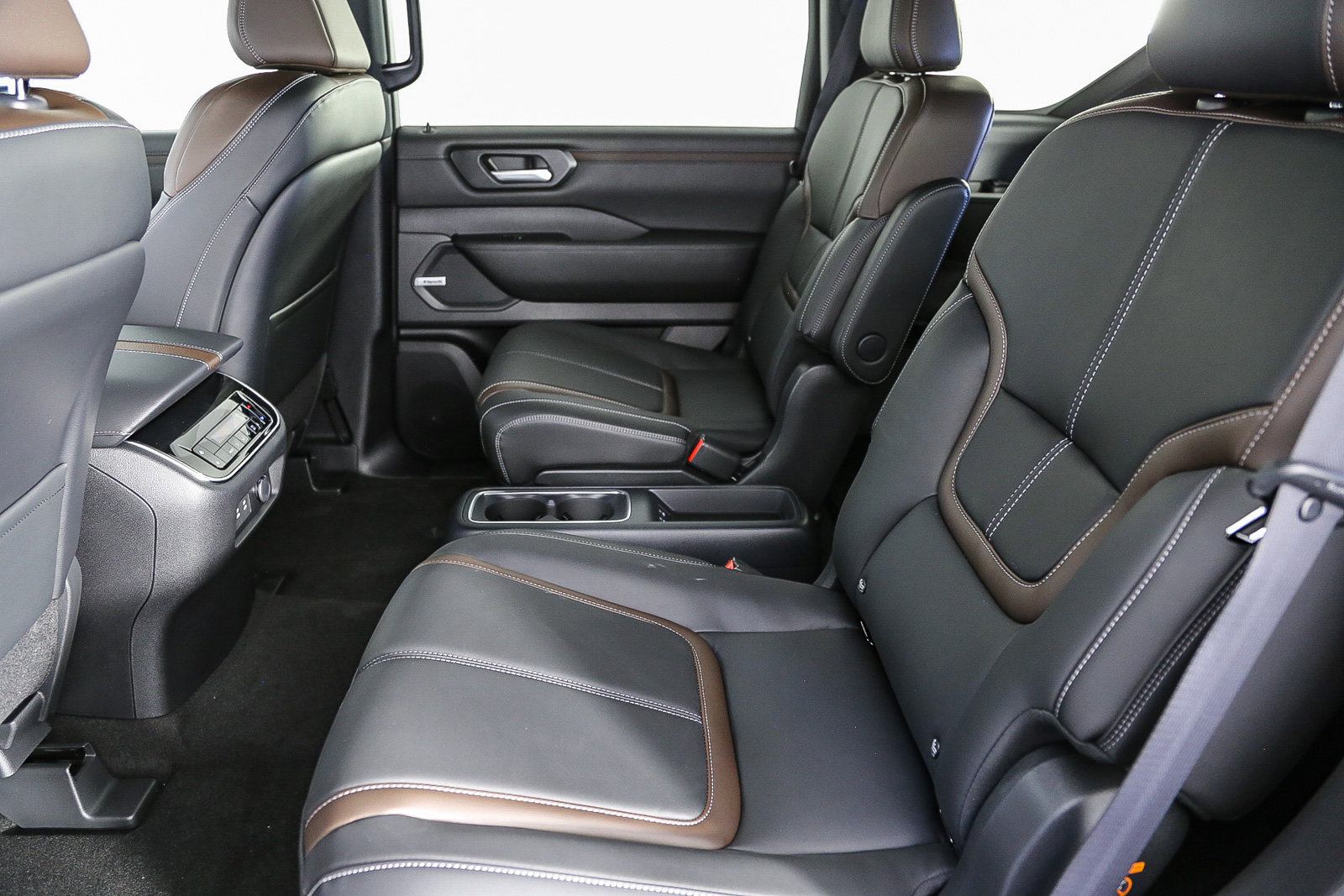 2025 Nissan Armada SL photo 18