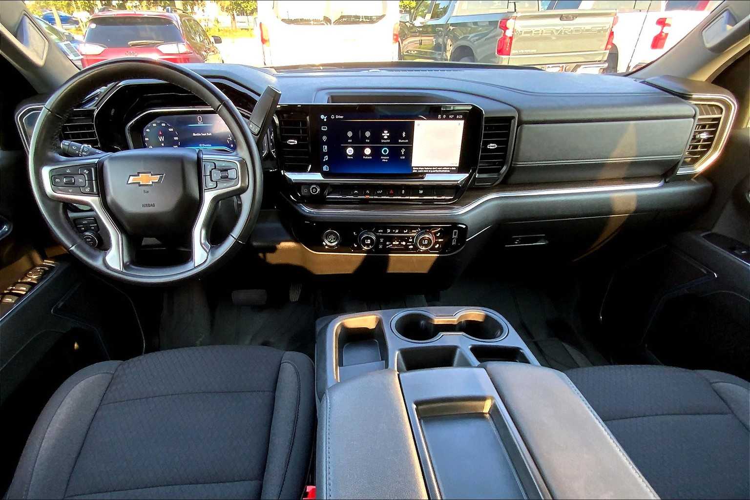 2024 Chevrolet Silverado 1500 LT photo 13