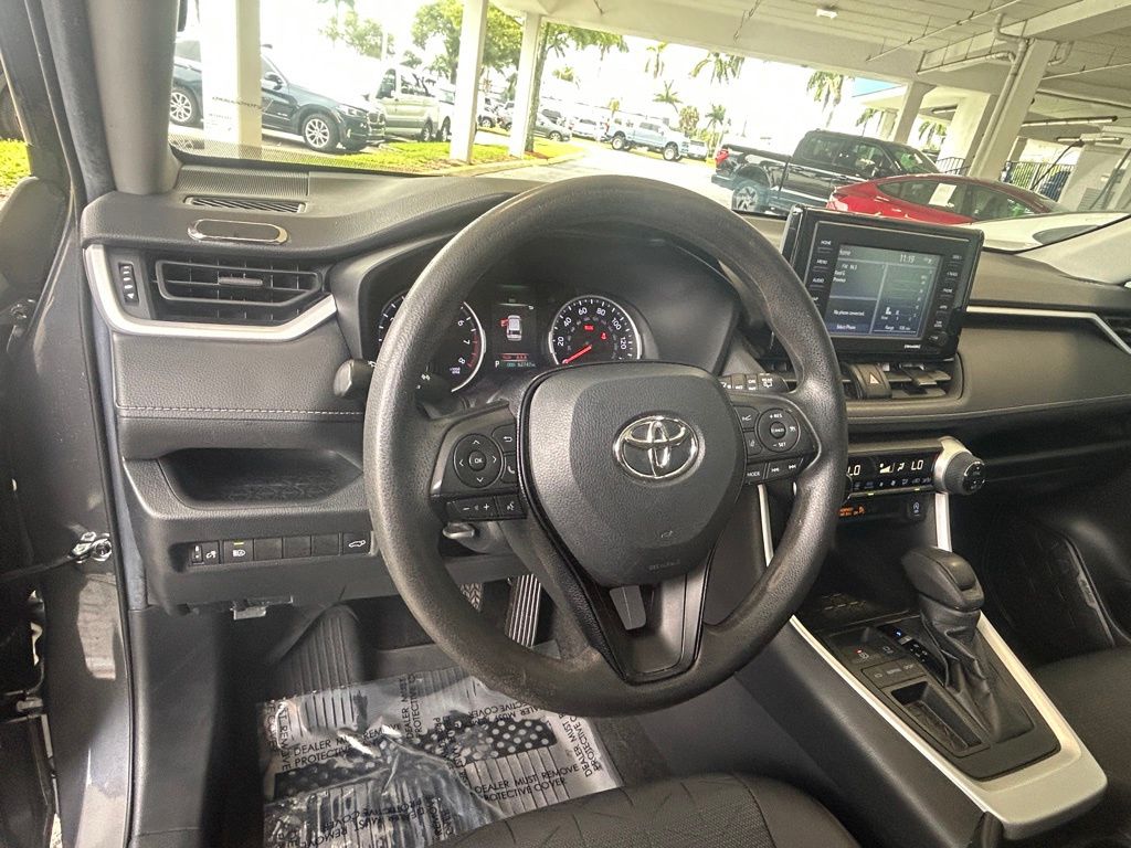 2021 Toyota RAV4 XLE photo 26