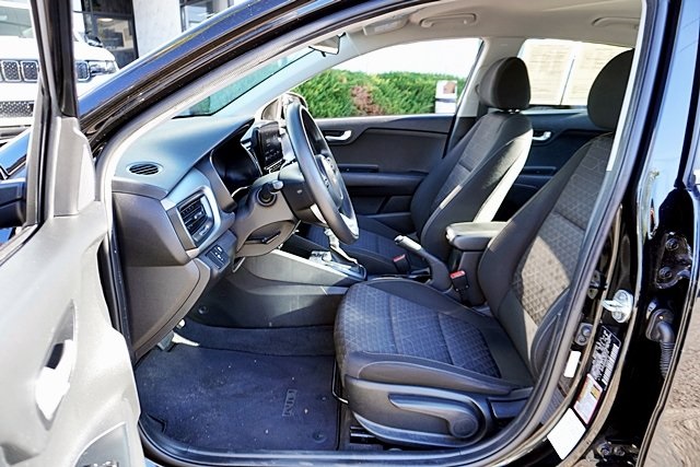 Used 2022 Black Kia S image 12