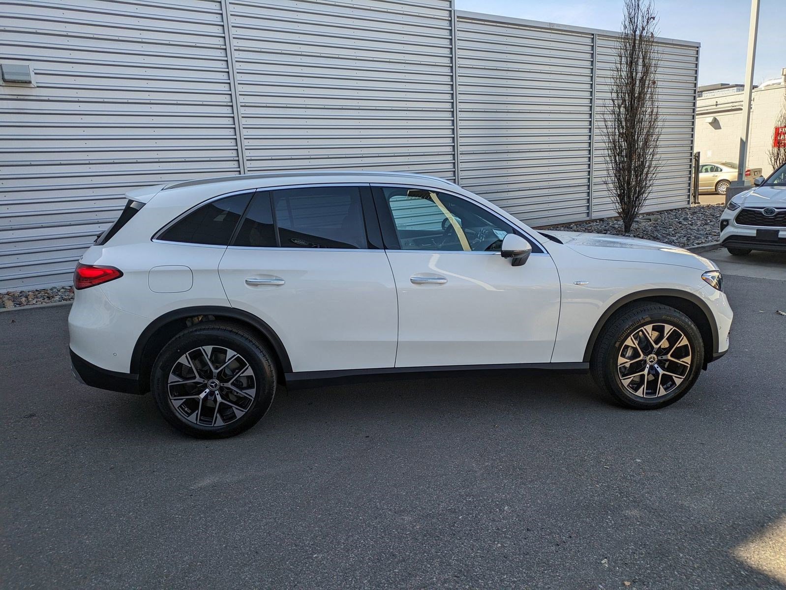 2025 Mercedes Benz GLC 350e 4MATIC photo 2