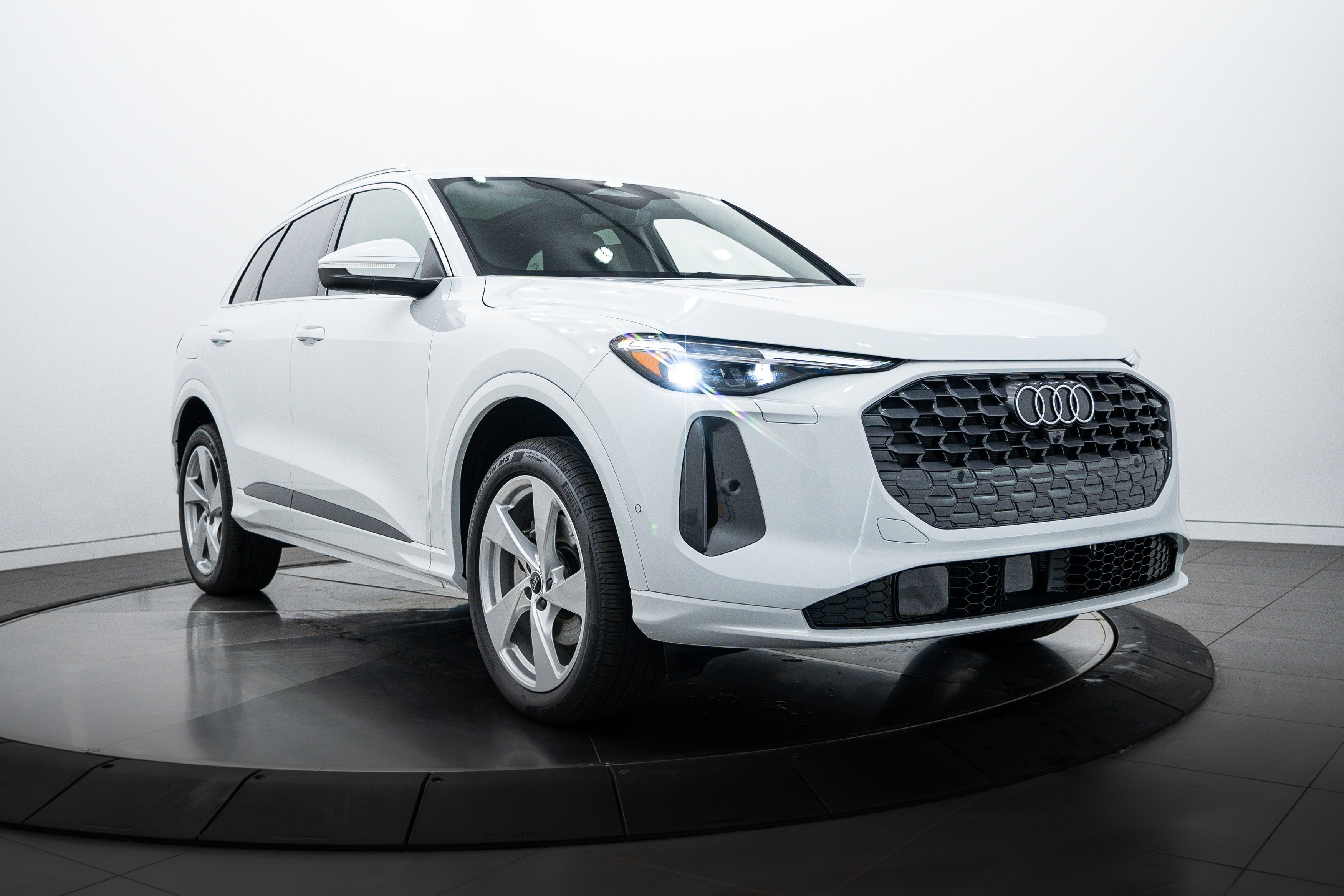 2025 Audi Q5 Premium Plus photo 2