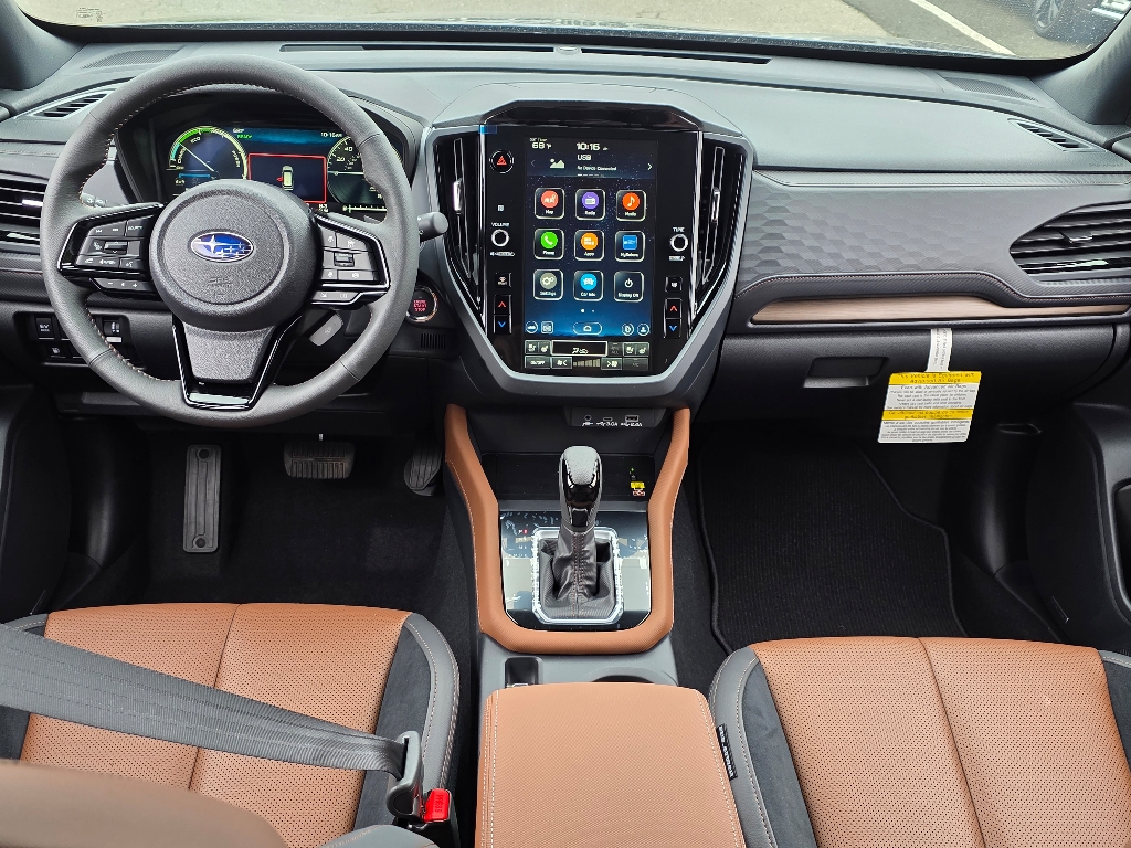 2025 Subaru Forester Touring photo 2