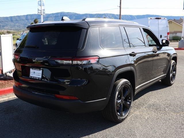 2023 Jeep Grand Cherokee Altitude photo 4