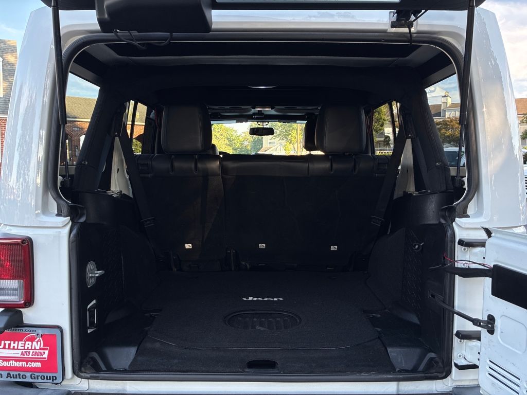 2017 Jeep Wrangler Unlimited Sahara photo 20