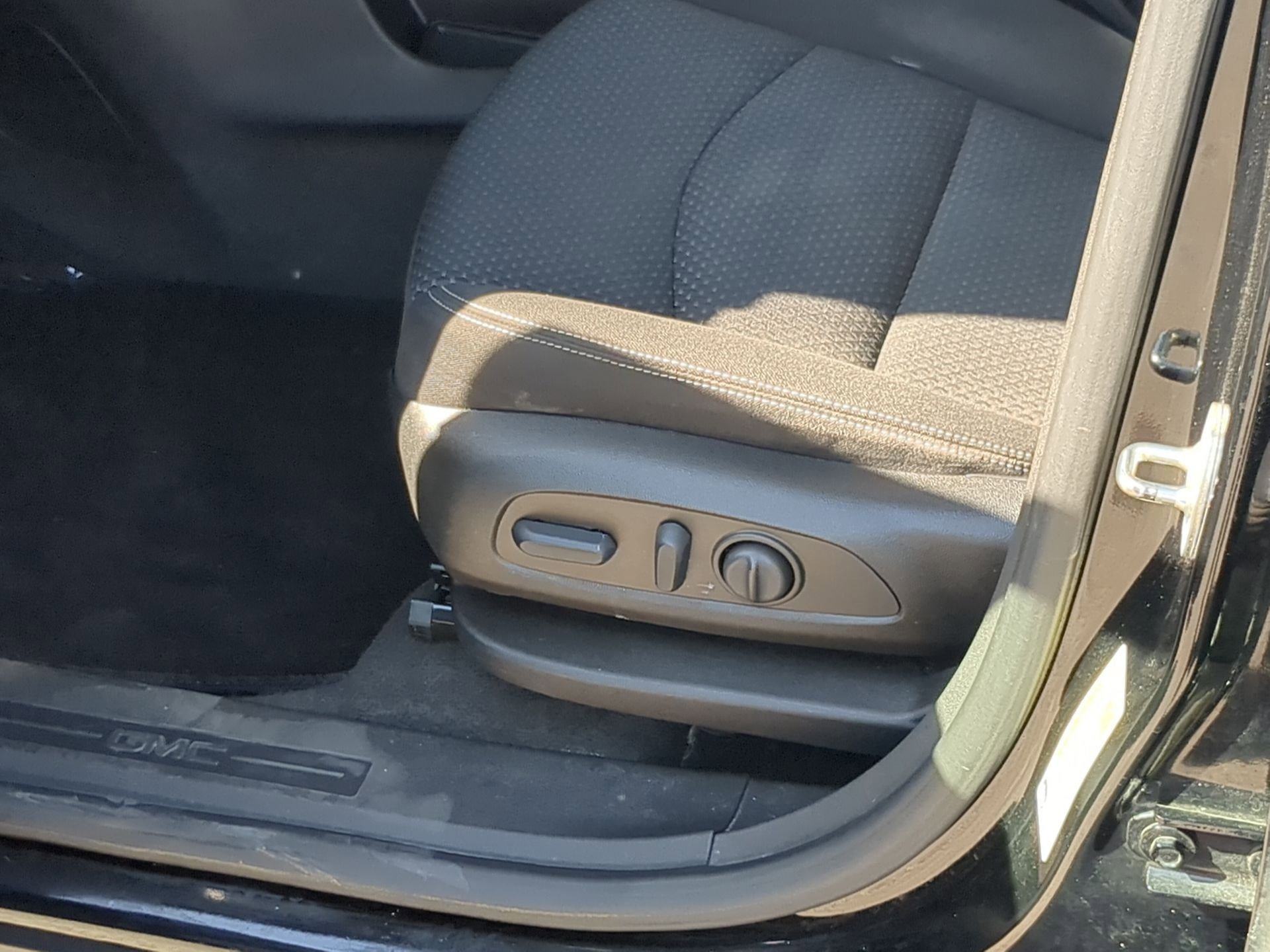 2022 Gmc Terrain SLE photo 4
