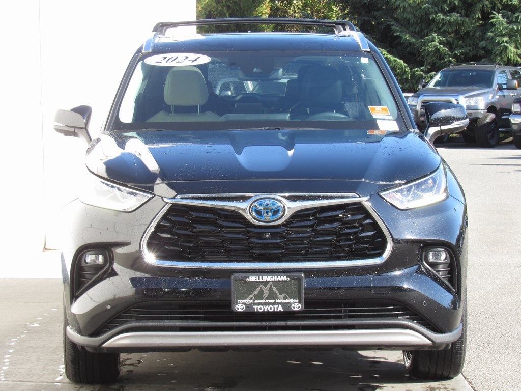 2024 Toyota Highlander Hybrid Platinum photo 3