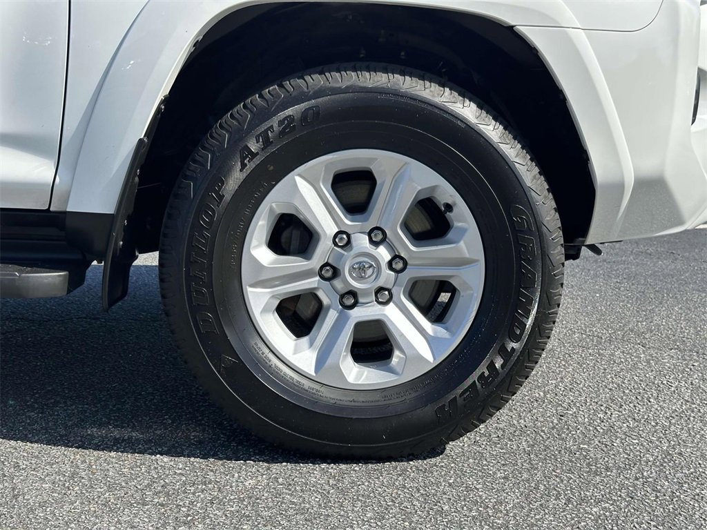 2024 Toyota 4Runner SR5 Premium photo 24