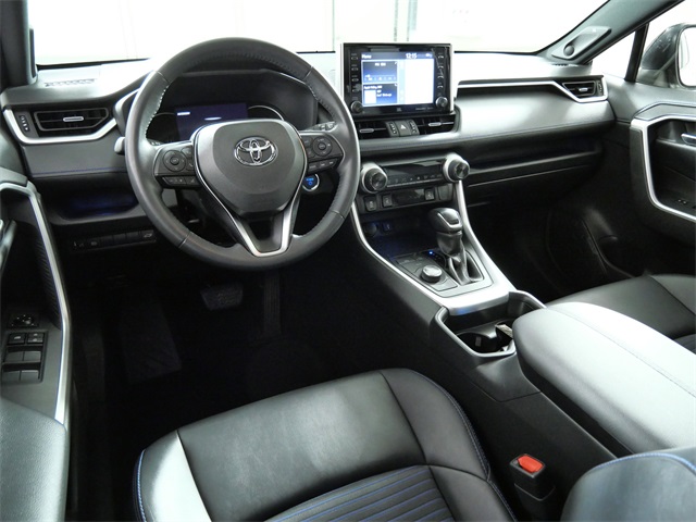 2020 Toyota RAV4 Hybrid XSE photo 3