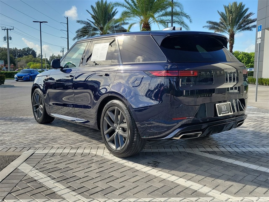 2023 Land Rover Range Rover Sport SE photo 3